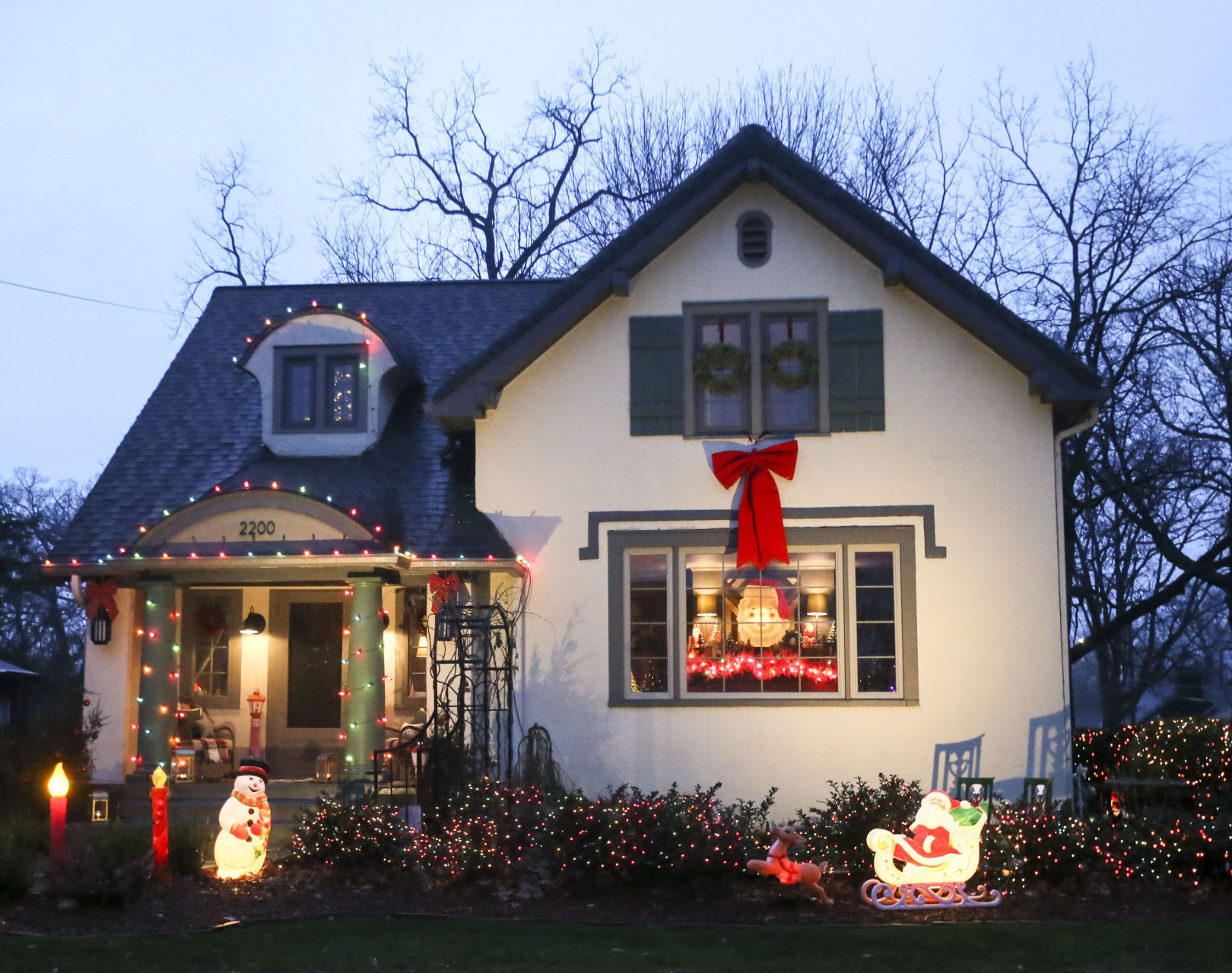 112420-qc-nws-decorations-19.JPG